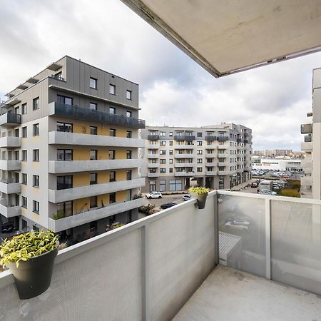 One Bedroom Apartment Nadodrze With Free Garage Wroclaw By Noclegi Renters Exterior foto