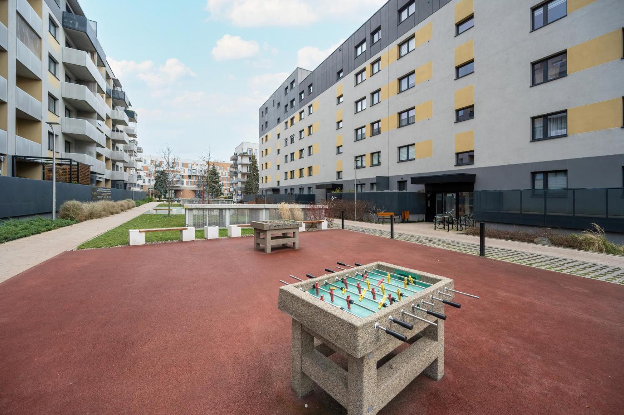 One Bedroom Apartment Nadodrze With Free Garage Wroclaw By Noclegi Renters Exterior foto